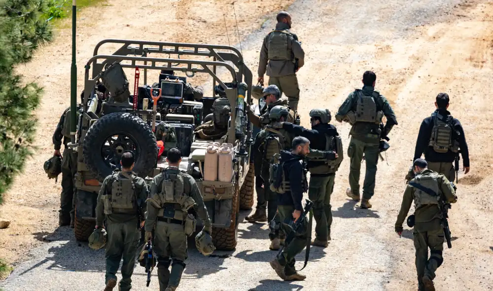 Soldados del ejército israelí se reúnen en la frontera con Líbano en la Alta Galilea. Foto: AFP Soldados del ejército israelí se reúnen en la frontera con Líbano en la Alta Galilea. Foto: AFP