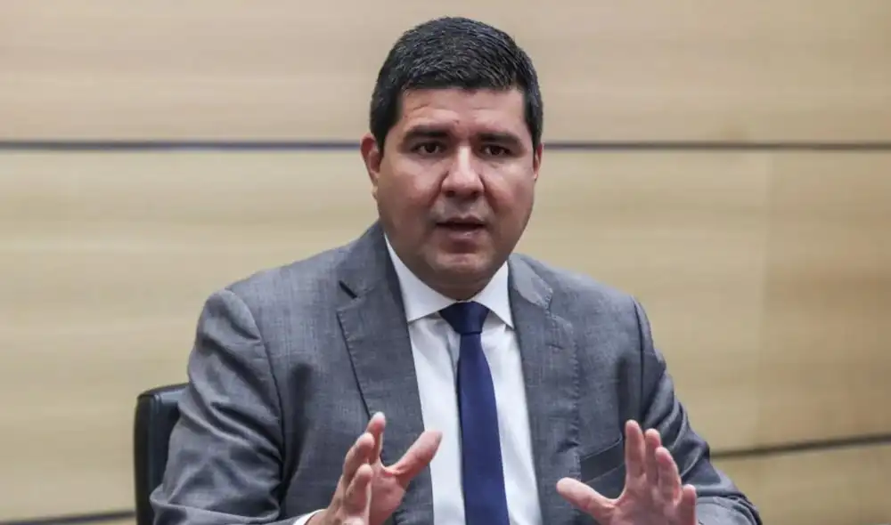 Congreso consigue firmas para presentar una moción de interpelación contra el ministro de Economía