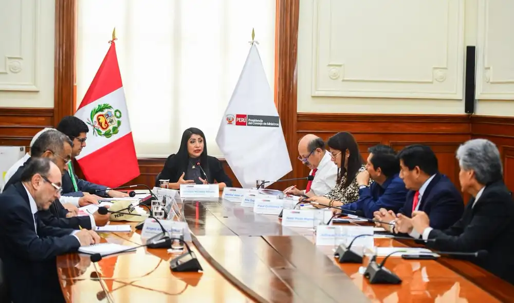 Reunión de la premier con representantes de Somos Perú.