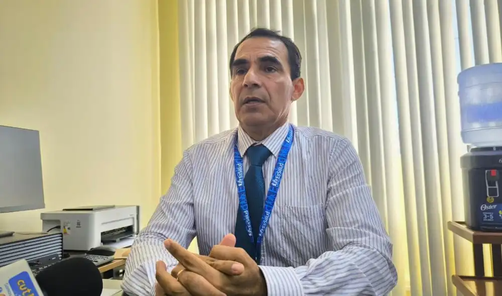 El gerente de EsSalud Piura, José Albines Trelles, denuncia que el presupuesto asignado es insuficiente, recibiendo solo S/ 430 millones anuales en lugar de S/ 700 millones.