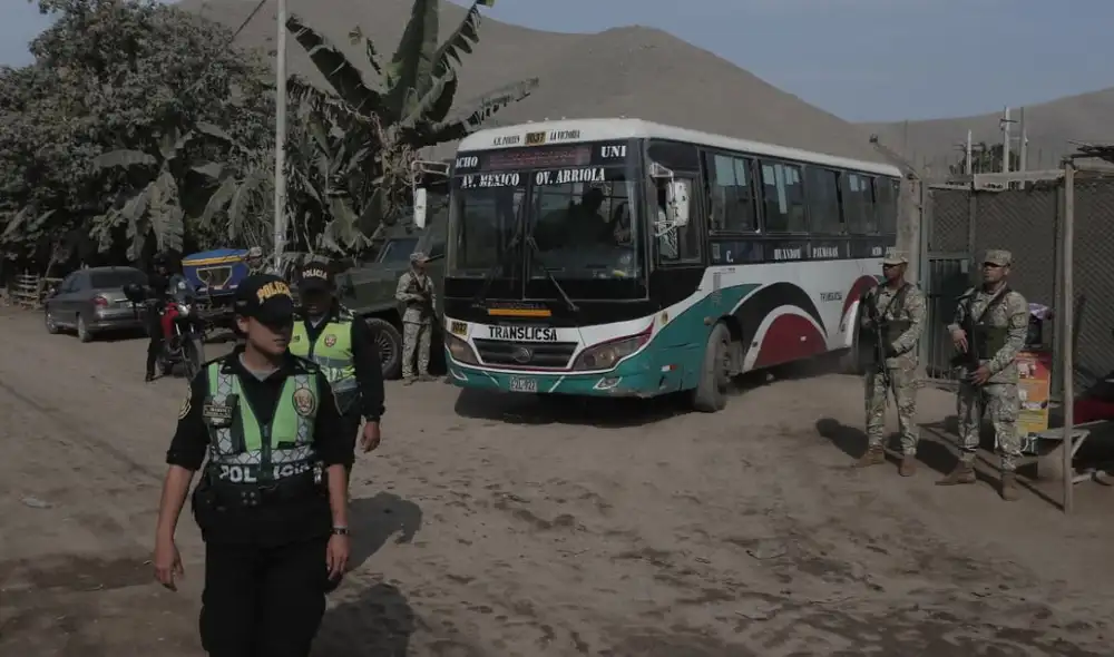 Cuatro empresas de transporte de Lima Norte, como San Germán y Translicsa, reciben acompañamiento de la Policía Nacional y el Ejército tras ataques a choferes y pasajeros. Cuatro empresas de transporte de Lima Norte, como San Germán y Translicsa, reciben acompañamiento de la Policía Nacional y el Ejército tras ataques a choferes y pasajeros.