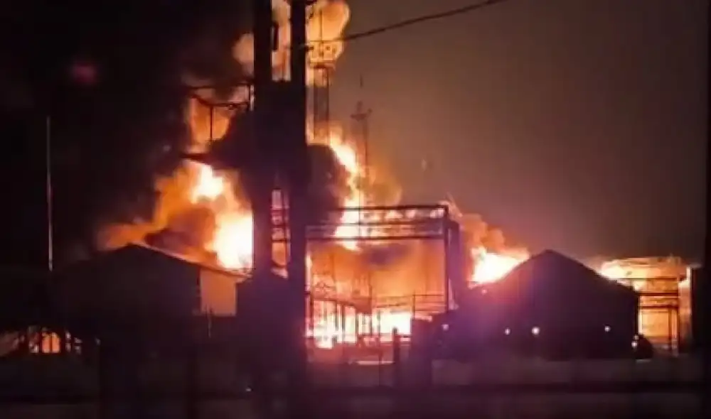 El ataque tuvo lugar en un depósito que suministraba combustible a la fuerza rusa. Foto: Captura