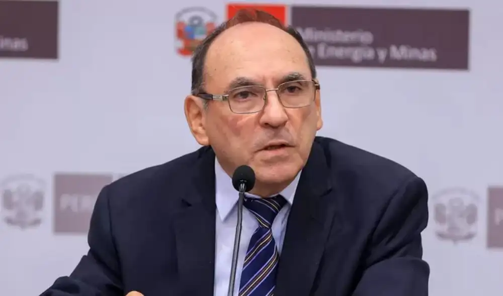 Ángelo Alfaro renuncia al Ministerio de Energía y Minas tras cuestionamientos a su gestión