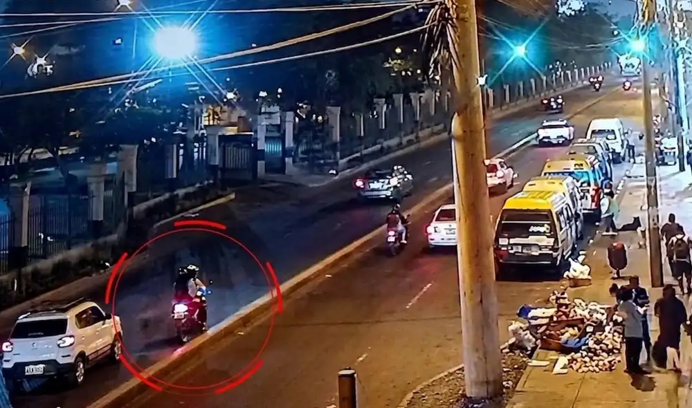 Cinco personas resultaron heridas tras ataque a combis en Cercado de Lima. Cinco personas resultaron heridas tras ataque a combis en Cercado de Lima.