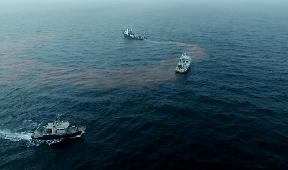 Científicos vertieron una sustancia alcalina al océano para reducir el calentamiento global y la acidificación de los mares. Foto: Sebastian Zeck / The Guardian