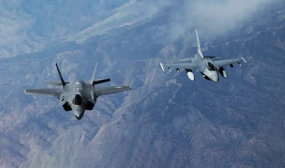 En septiembre de 2025, el gobierno de EEUU autorizo a Lockheed Martín la venta de solo 12 cazas F-16 Block 70: la FAP requiere de 24.