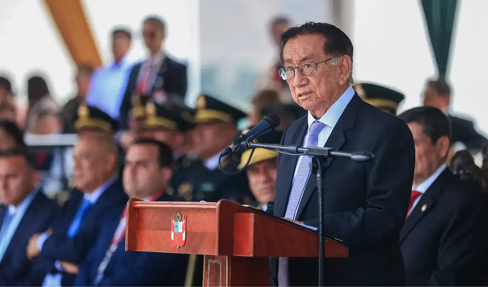 Presidente participó en ceremonia de egreso y graduación de estudiantes de la PNP. Foto: Presidencia.