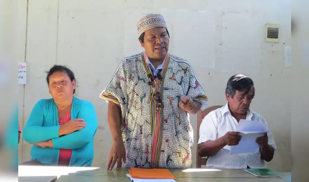 Julio Cusurichi, líder indígena, se pronuncia sobre temas electorales.