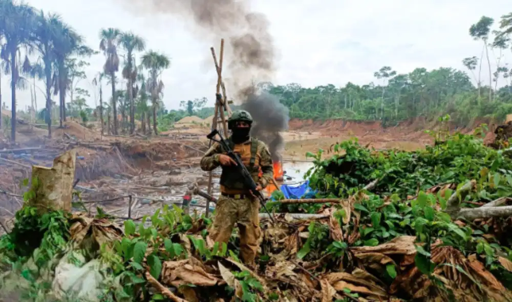 Destuyen 27 campamentos de mineros ilegales en Madre de Dios.
