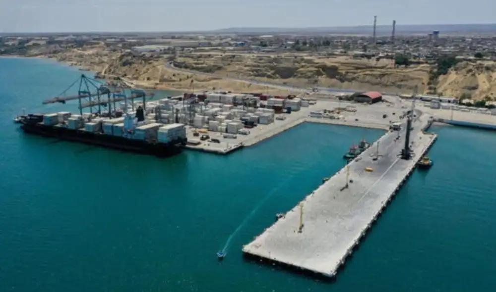 La firma del contrato para el terminal portuario de San Juan de Marcona, valorado en US$405 millones, plantea interrogantes sobre su impacto en el sur del Perú. Este megaproyecto incluye dos muelles y equipamiento especializado