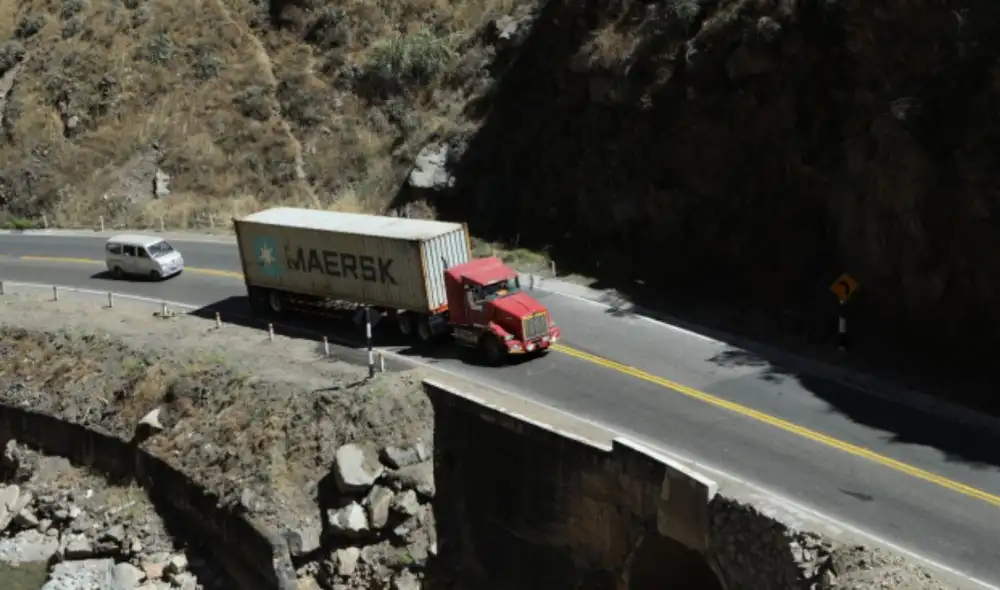 El Ministerio de Transportes y Comunicaciones anuncia la restricción temporal del tránsito de vehículos de carga pesada en la Carretera Central, del 5 de abril.