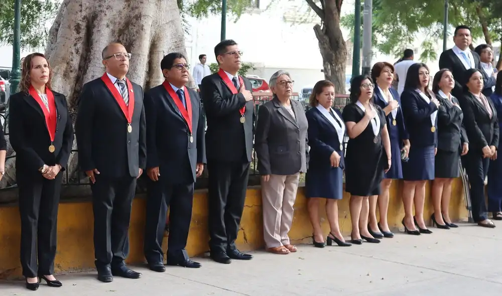La ceremonia se institucionalizó bajo la gestión de Correa y se realizará el primer lunes de cada mes. Fuente: Difusión.