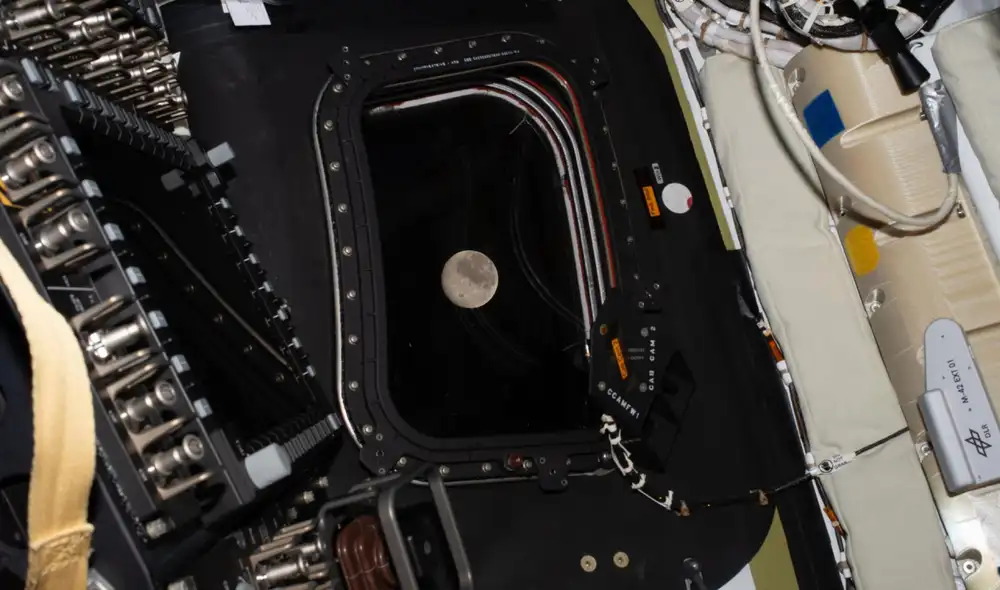 La misión Artemis II sobrevuela la Luna en el sexto día de travesía en el espacio. Foto: NASA La misión Artemis II sobrevuela la Luna en el sexto día de travesía en el espacio. Foto: NASA