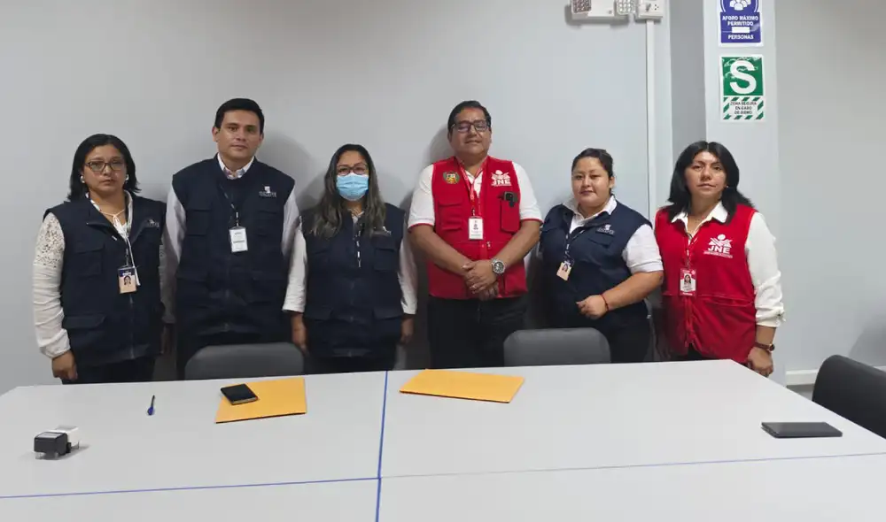 La jornada incluyó la verificación del software electoral, puesta en cero de servidores y procesamiento de actas de prueba. Fuente: Difusión.