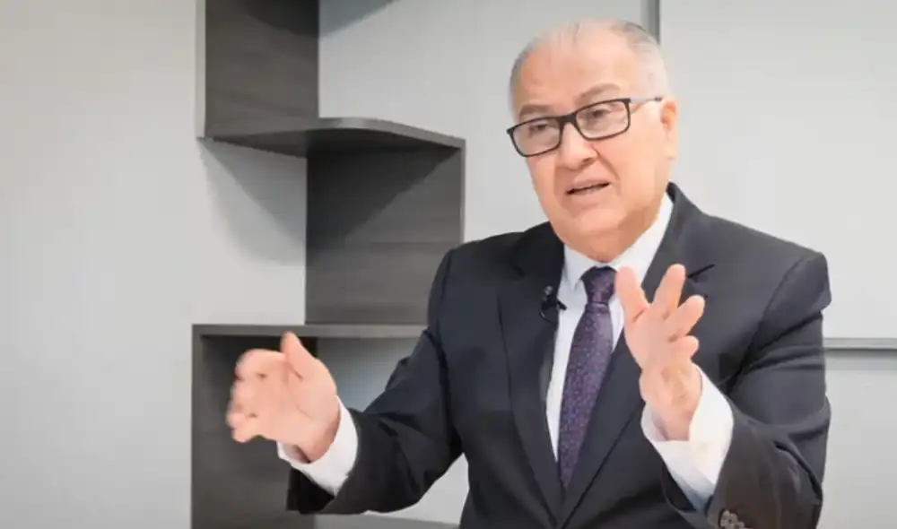 Alfonso López Chau, candidato presidencial por Ahora Nación, anunció que Pedro Castillo y los jóvenes procesados por las manifestaciones sociales serán indultados. Foto: La Repúblcia