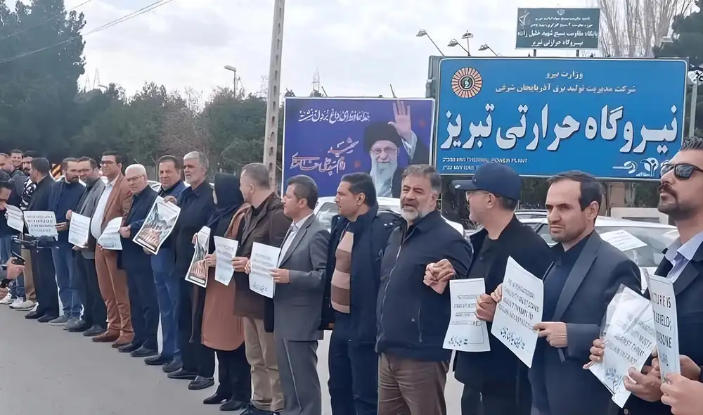 Miles de iraníes forman cadenas humanas para proteger centrales eléctricas ante las amenazas de Donald Trump. Foto: Mehr News Agency