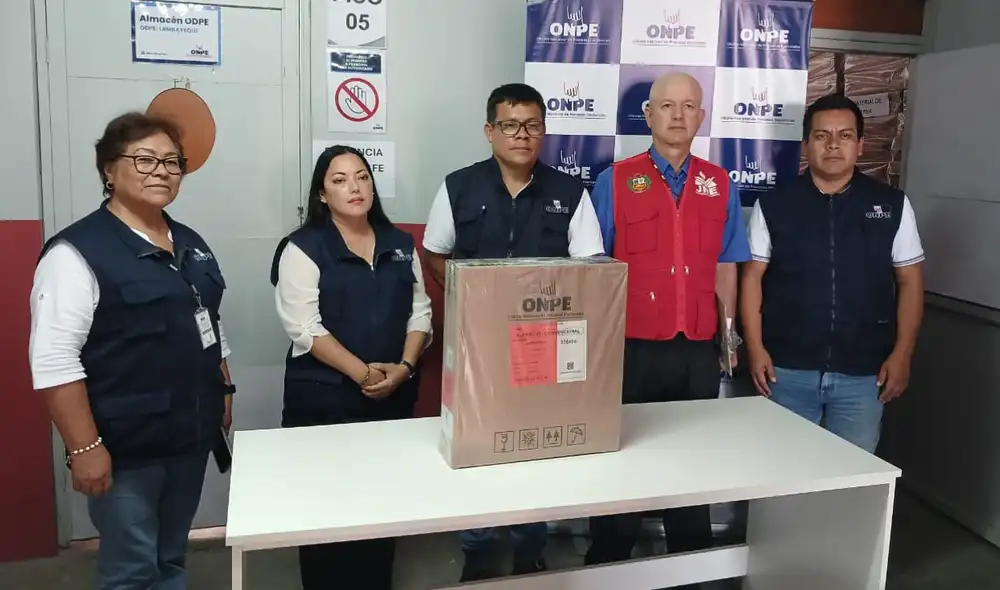 En la revisión del 7 de abril, se constató que las cajas de votación en distintos distritos contenían todos los materiales. Fuente: Difusión.