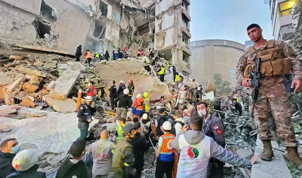 Este contexto se agrava con el escalation de ataques en Líbano, que resultaron en 182 muertes, generando reacciones internacionales y restricciones en el tránsito por el estrecho de Ormuz. Foto: AFP