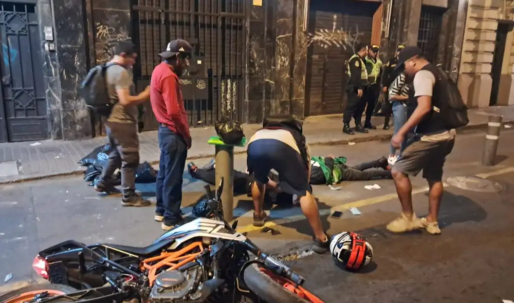 Una balacera en el Jirón de la Unión, Lima, causó pánico este jueves 9 de abril, cuando delincuentes armados asaltaron a un cambista ante numerosos transeúntes.