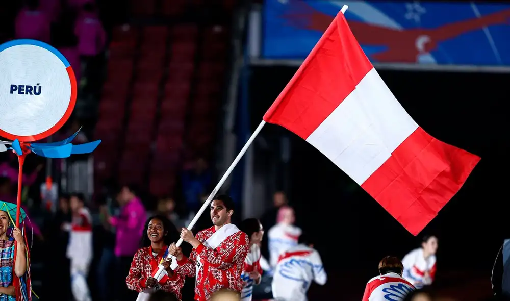 La Bandera del Perú representa al país y no lleva el escudo al centro. Foto: Andina