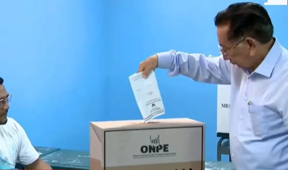 Presidente José María Balcázar emitió su voto en Chiclayo | Foto: TV Perú.