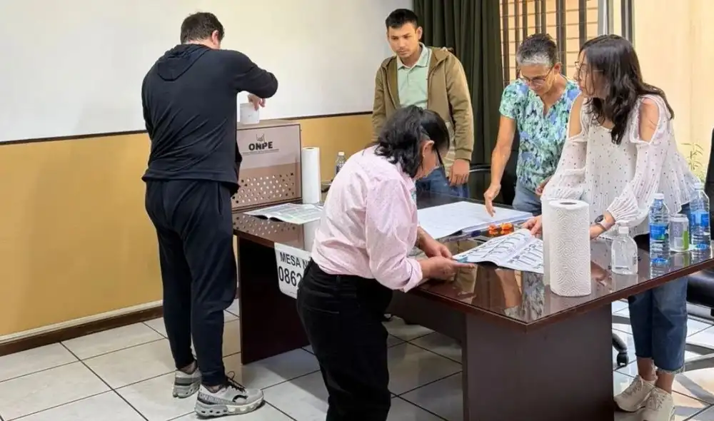 La participación de peruanos en el extranjero en las Elecciones Generales 2026 comenzó el 11 de abril, con votaciones en Oceanía y Asia, y denuncias de desorganización.