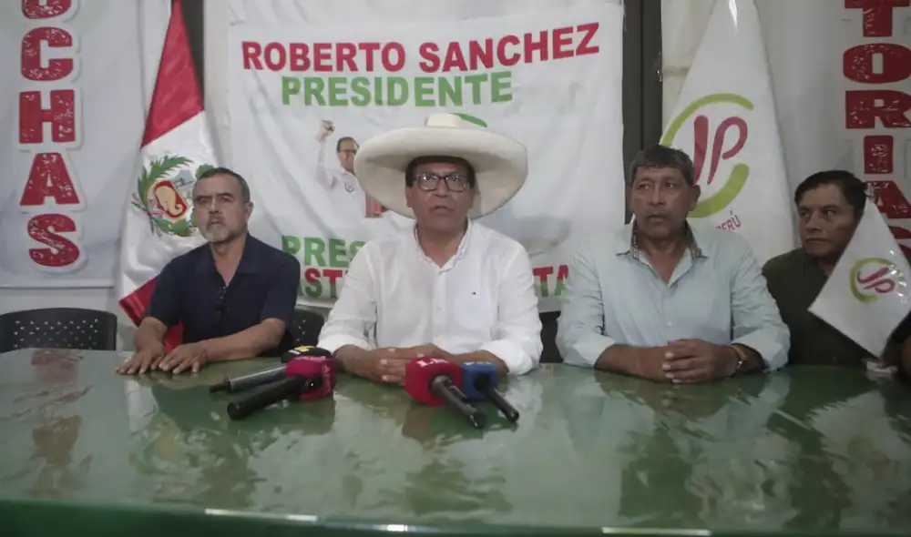 Roberto Sánchez se pronuncia tras resultados de boca urna que lo ubican en segundo lugar.