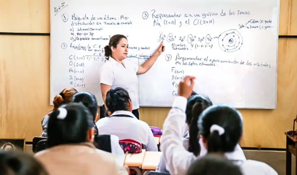 Los maestros jubilados y cesantes accederán a un aumento en sus pensiones, el cual será equivalente al valor de una Remuneración Íntegra Mensual (RIM).
