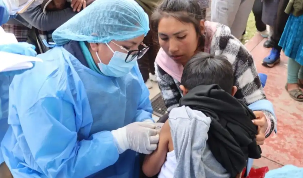 El avance del sarampión en Perú genera alarma, con 31 casos confirmados y 23 sospechosos en Lima. Las autoridades advierten sobre áreas vulnerables con baja cobertura de vacunación. El avance del sarampión en Perú genera alarma, con 31 casos confirmados y 23 sospechosos en Lima. Las autoridades advierten sobre áreas vulnerables con baja cobertura de vacunación.