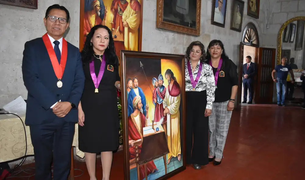 La ceremonia finalizó con reconocimientos a devotos y la donación de un cuadro del Señor de la Sentencia. Fuente: Difusión.