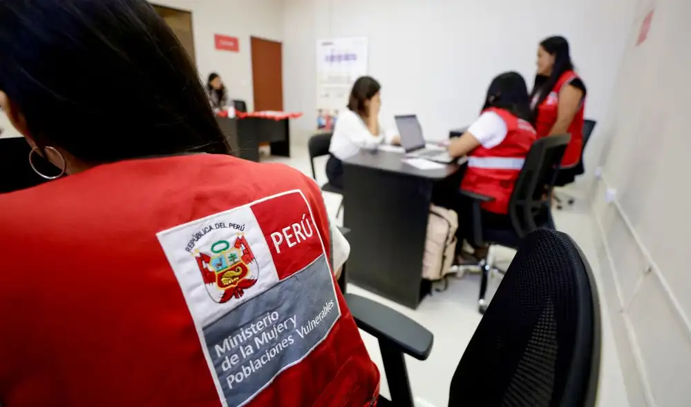Centros de emergencia mujer será inaugurados en 5 provincias del país.