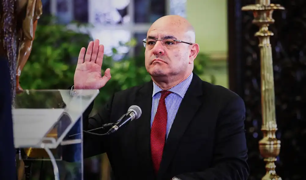 Carlos Díaz renunció al cargo de ministro de Defensa. Foto: difusión