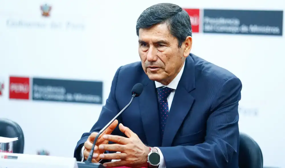 Luis Arroyo apoya la compra de aviones F-16.