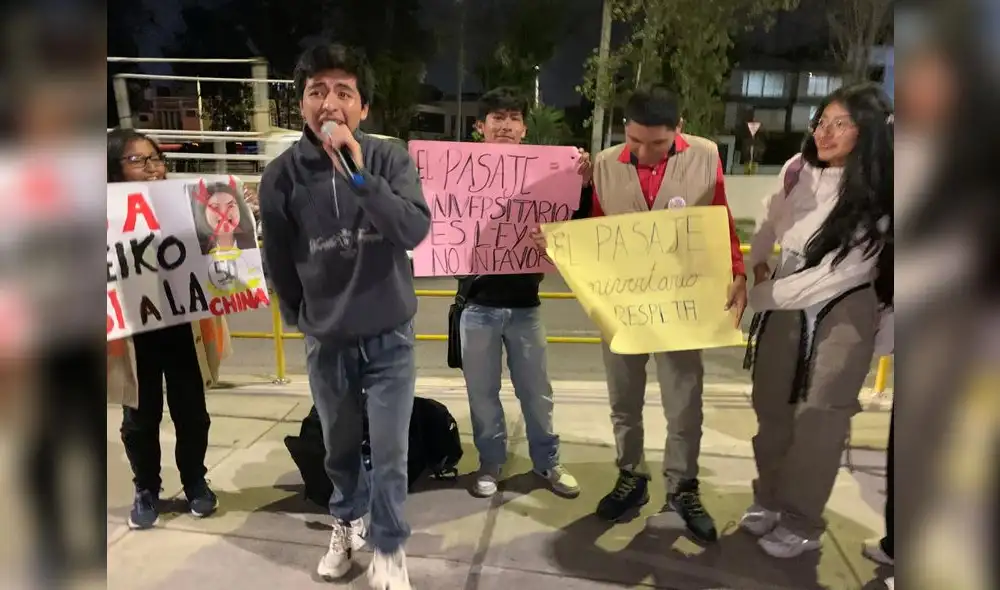 Estudiantes en Arequipa denuncian que transportistas no respetan medio pasaje.