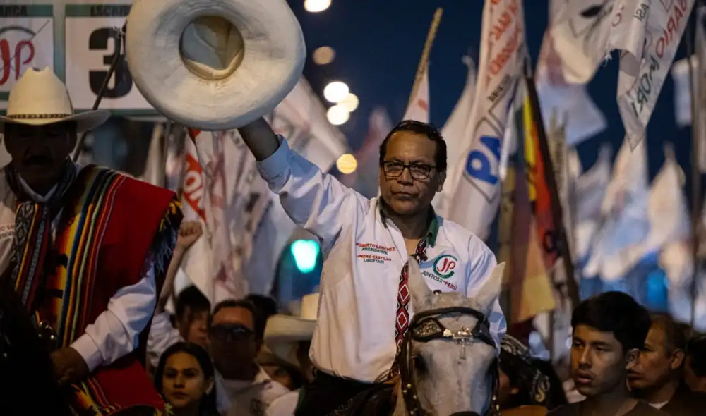 Roberto Sánchez se perfila como candidato para la segunda vuelta.