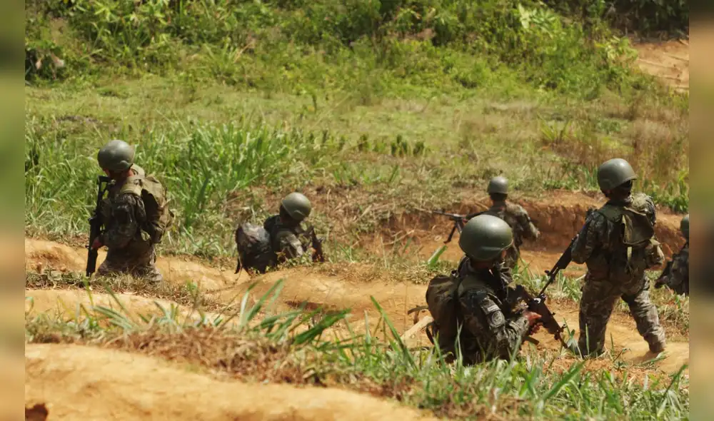 Enfrentamiento entre militares y narcotraficantes.