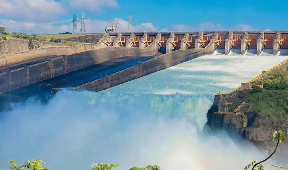 Paraguay se destaca en Sudamérica al generar casi el 100% de su electricidad con energías renovables.