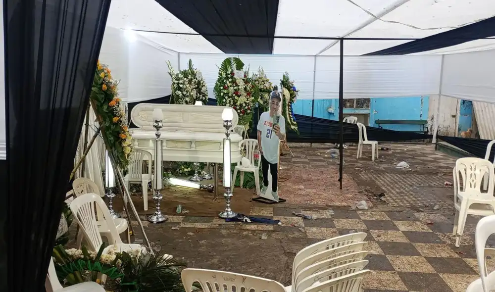 Un ataque armado en un velorio en Manzanilla, Cercado de Lima, dejó una mujer fallecida y al menos diez heridos, causando conmoción entre los vecinos.