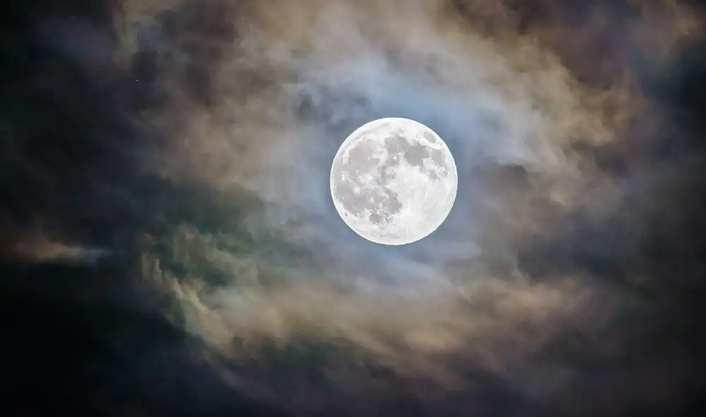 La luna de las flores y la luna azul aparecerán en el mes de mayo. Foto: IStock