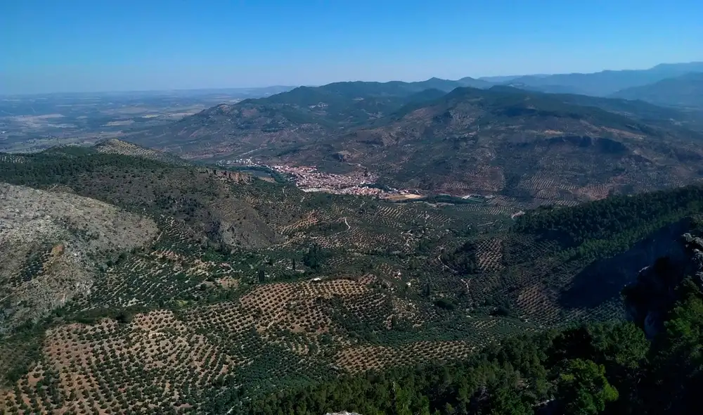 España ha hallado un yacimiento de tierras raras en Jaén. Este descubrimiento refuerza su posición estratégica en la tecnología moderna, crucial para la UE. España ha hallado un yacimiento de tierras raras en Jaén. Este descubrimiento refuerza su posición estratégica en la tecnología moderna, crucial para la UE.