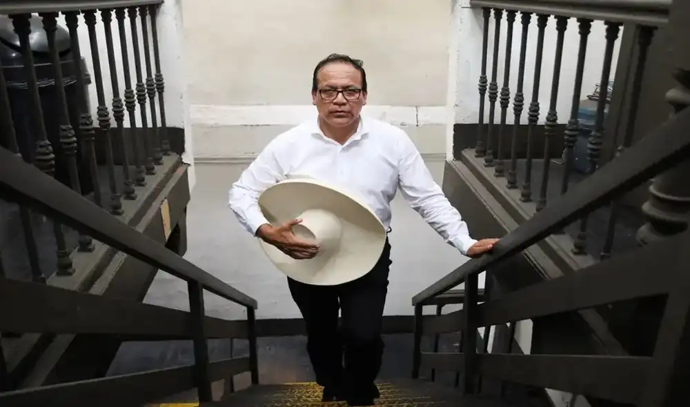 Roberto Sánchez se perfila para pasar a segunda vuelta | Félix Contreras/La República. Roberto Sánchez se perfila para pasar a segunda vuelta | Félix Contreras/La República.