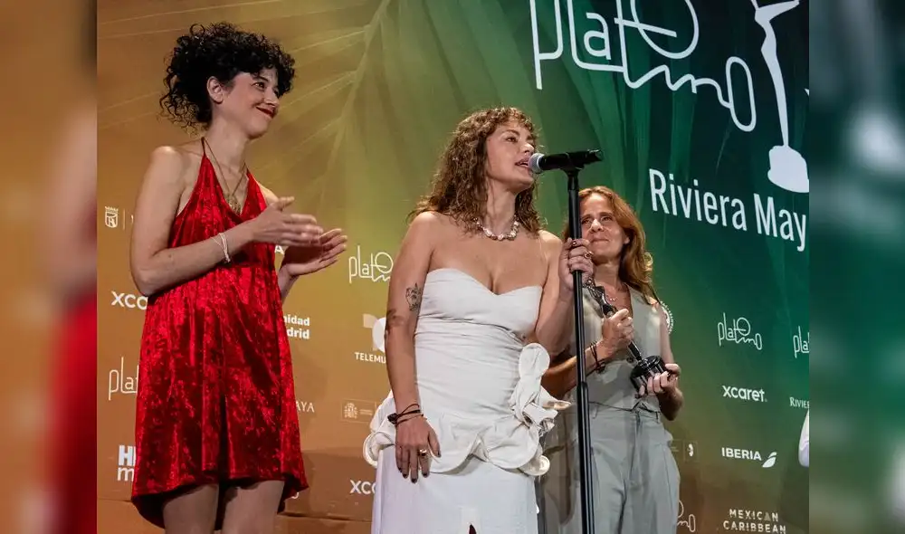 Camila Plaate, Dolores Fonzi y la productora Leticia Cristi.