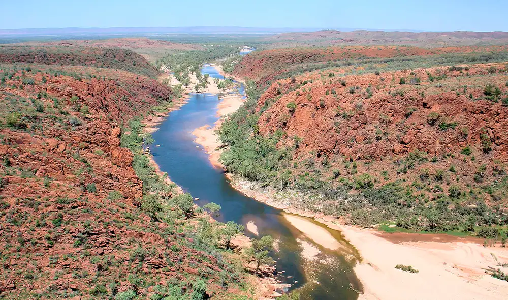 La afirmación más sólida sobre la antigüedad del río Finke es que podría remontarse a la era de Pangea. Foto: Ausemade La afirmación más sólida sobre la antigüedad del río Finke es que podría remontarse a la era de Pangea. Foto: Ausemade
