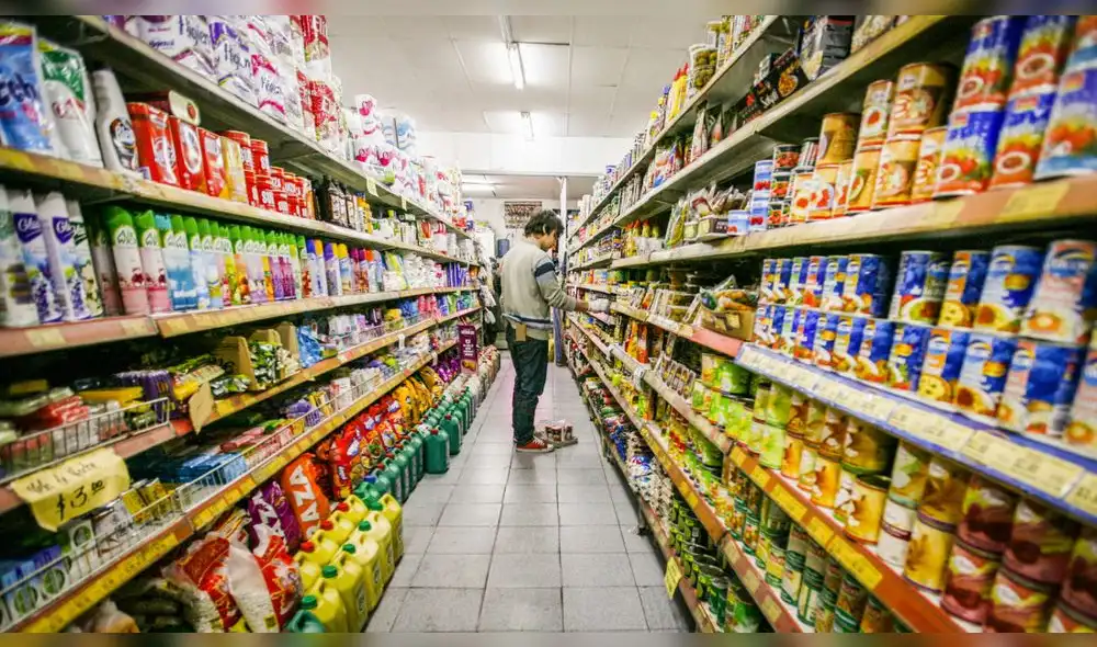 El aumento de costos en manufactura, por insumos, transporte y dólar, empieza a trasladarse a los precios de productos básicos.