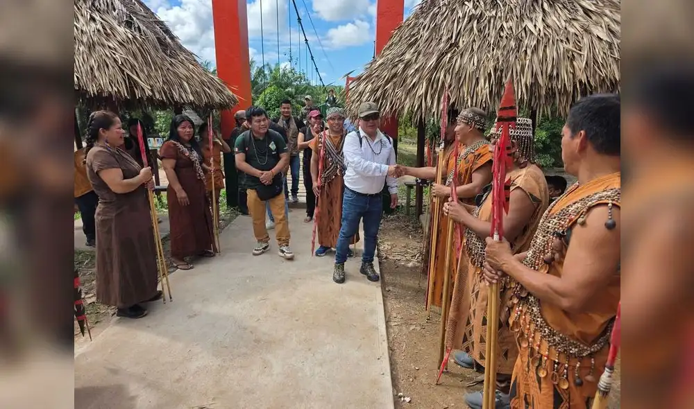 Guardia Indígena Kakataibo con el presidente de Aidesep. (Fotos: Aidesep)