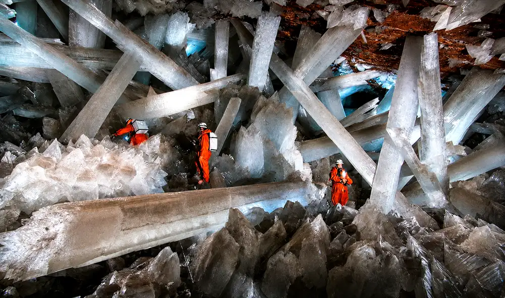 En el año 2000, un hallazgo accidental en una mina de Chihuahua reveló la Cueva de los Cristales.