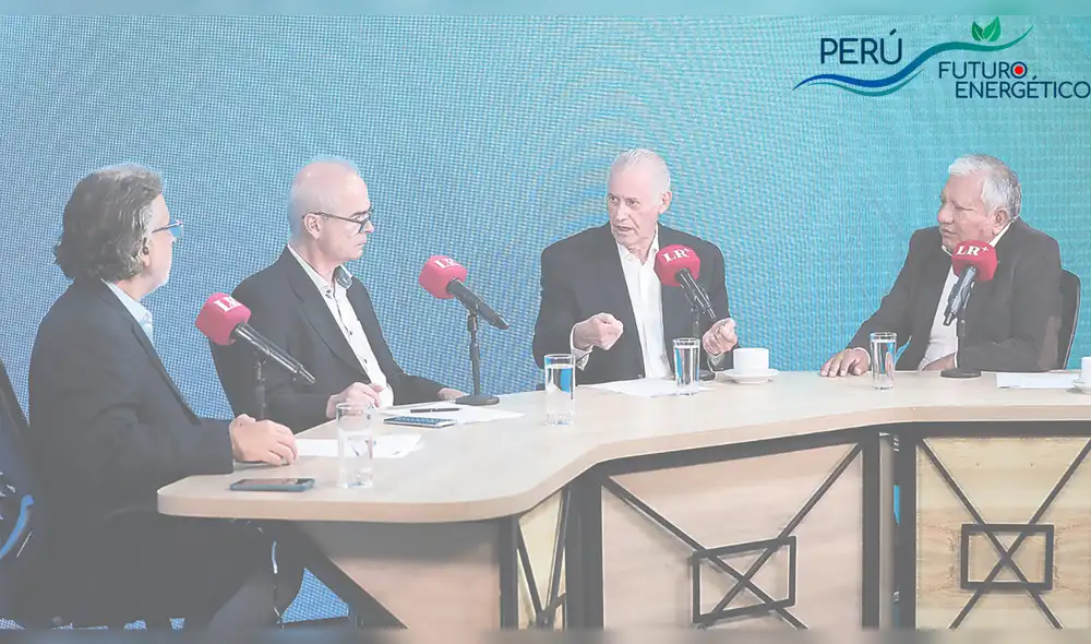 El foro sobre gas estuvo moderado por el reconocido economista David Rivera del Águila. El foro sobre gas estuvo moderado por el reconocido economista David Rivera del Águila.