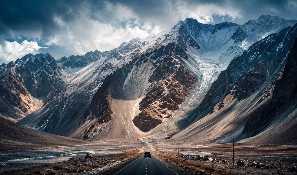 Este extenso altiplano en Asia Central presenta un severo clima y geografía inhóspita.