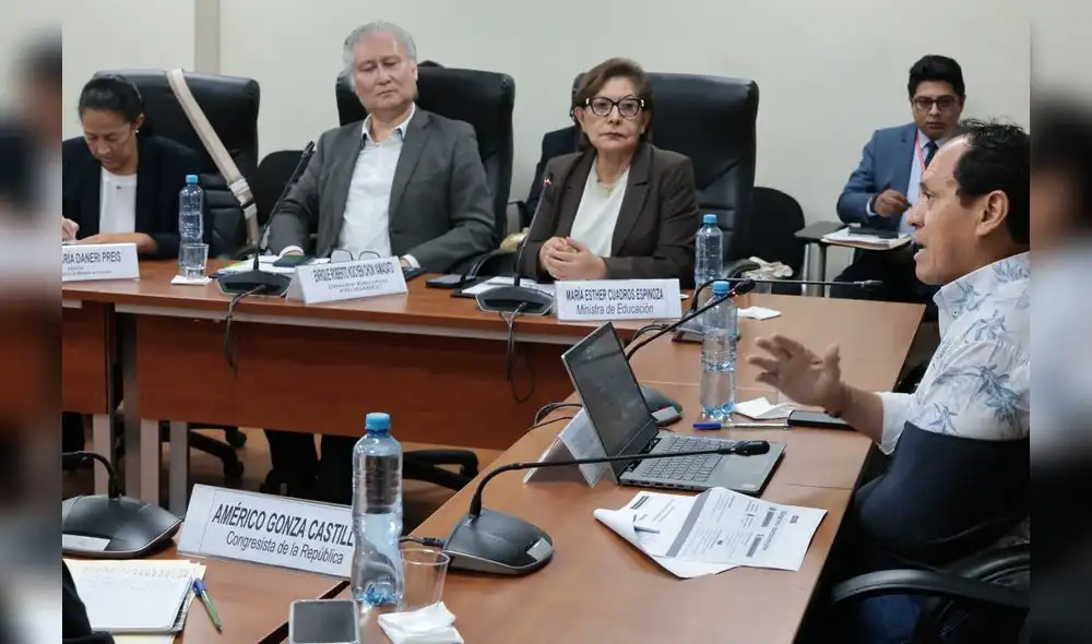 Comisión de Educación citó a María Cuadros, titular del Minedu, para responder sobre protestas universitarias.