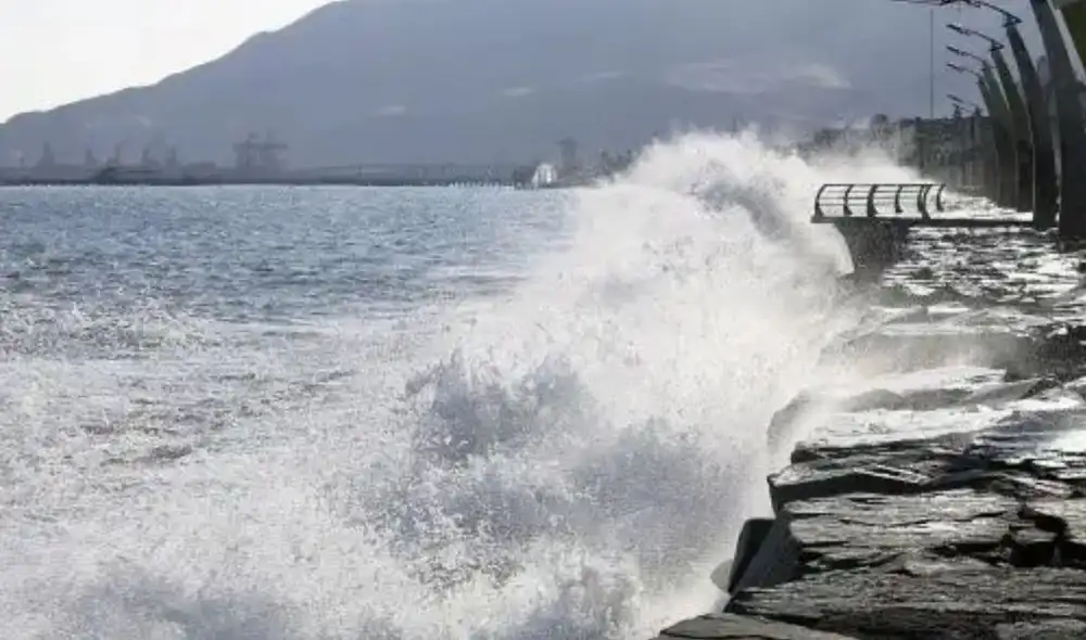 Oleajes de ligera intensidad afectarán el litoral peruano entre el 23 y el 26 de mayo, alertó la Marina de Guerra del Perú. La población debe tomar precauciones.